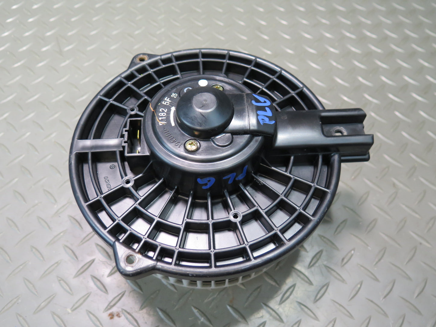 98-05 Lexus UZS161L GS300 GS400 GS430 A/C Heater Blower Motor Fan OEM