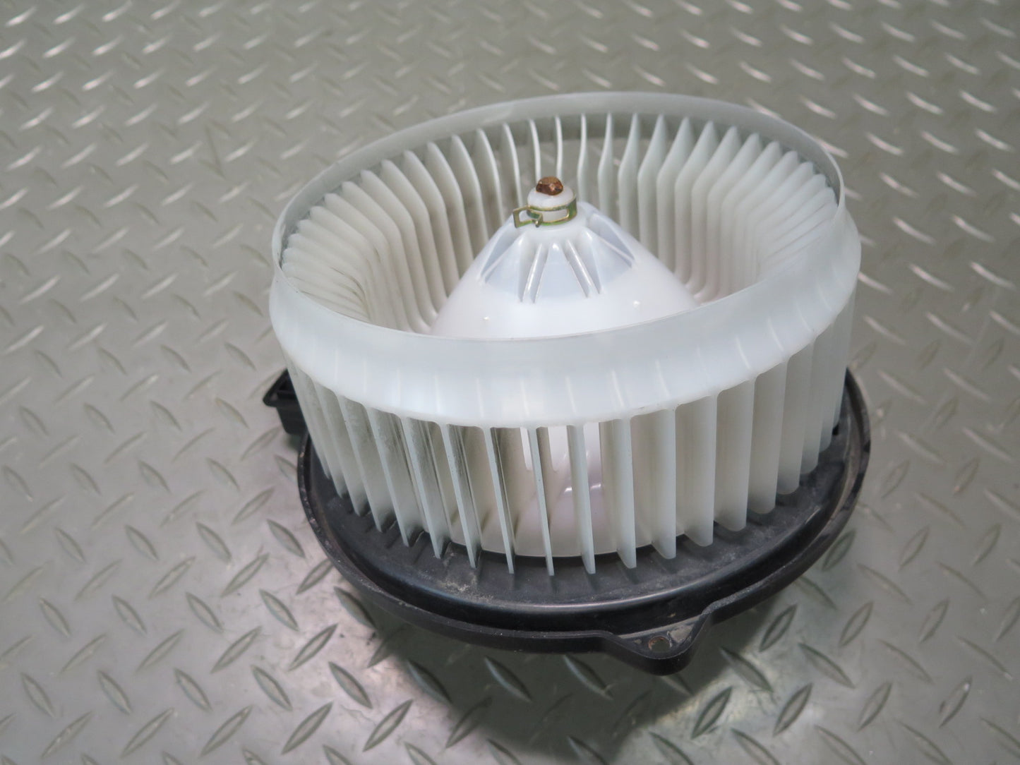 98-05 Lexus UZS161L GS300 GS400 GS430 A/C Heater Blower Motor Fan OEM