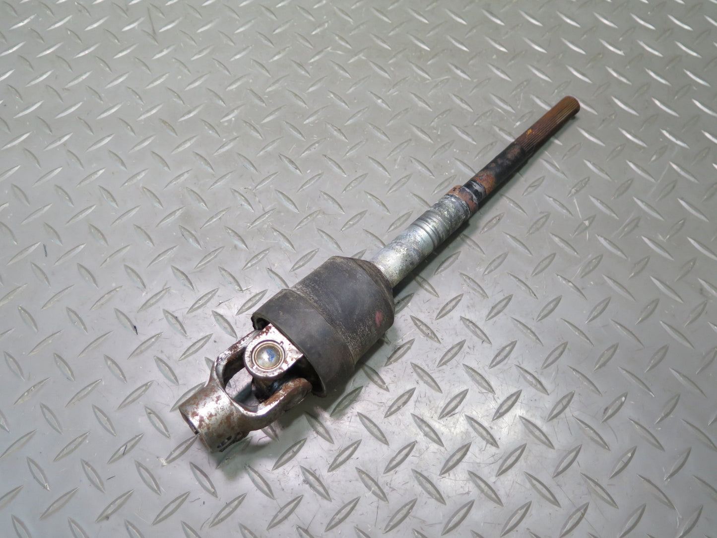 03-05 Lexus UZS161L GS300 GS430 Steering Column Intermediate U Joint Shaft OEM