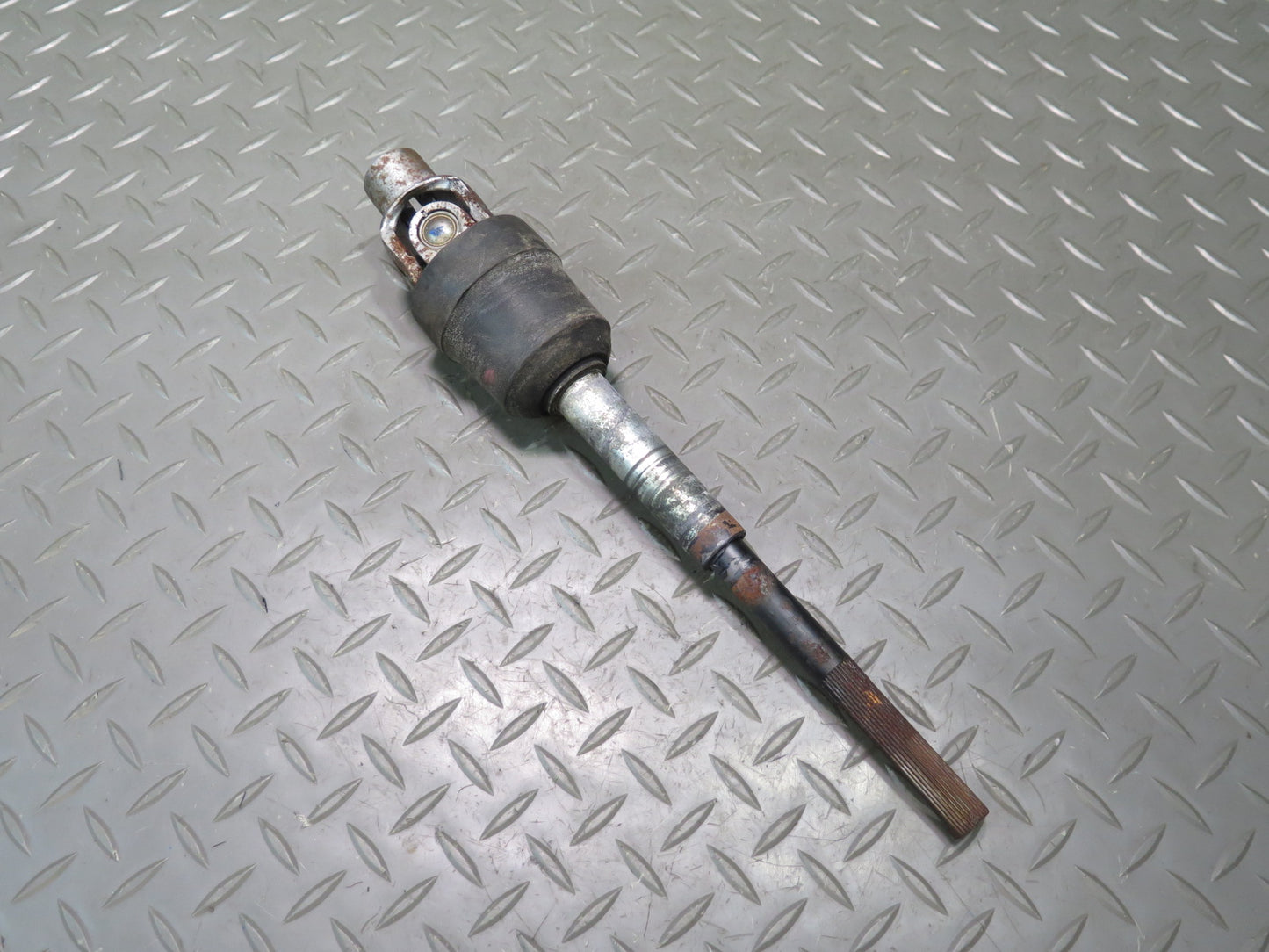 03-05 Lexus UZS161L GS300 GS430 Steering Column Intermediate U Joint Shaft OEM