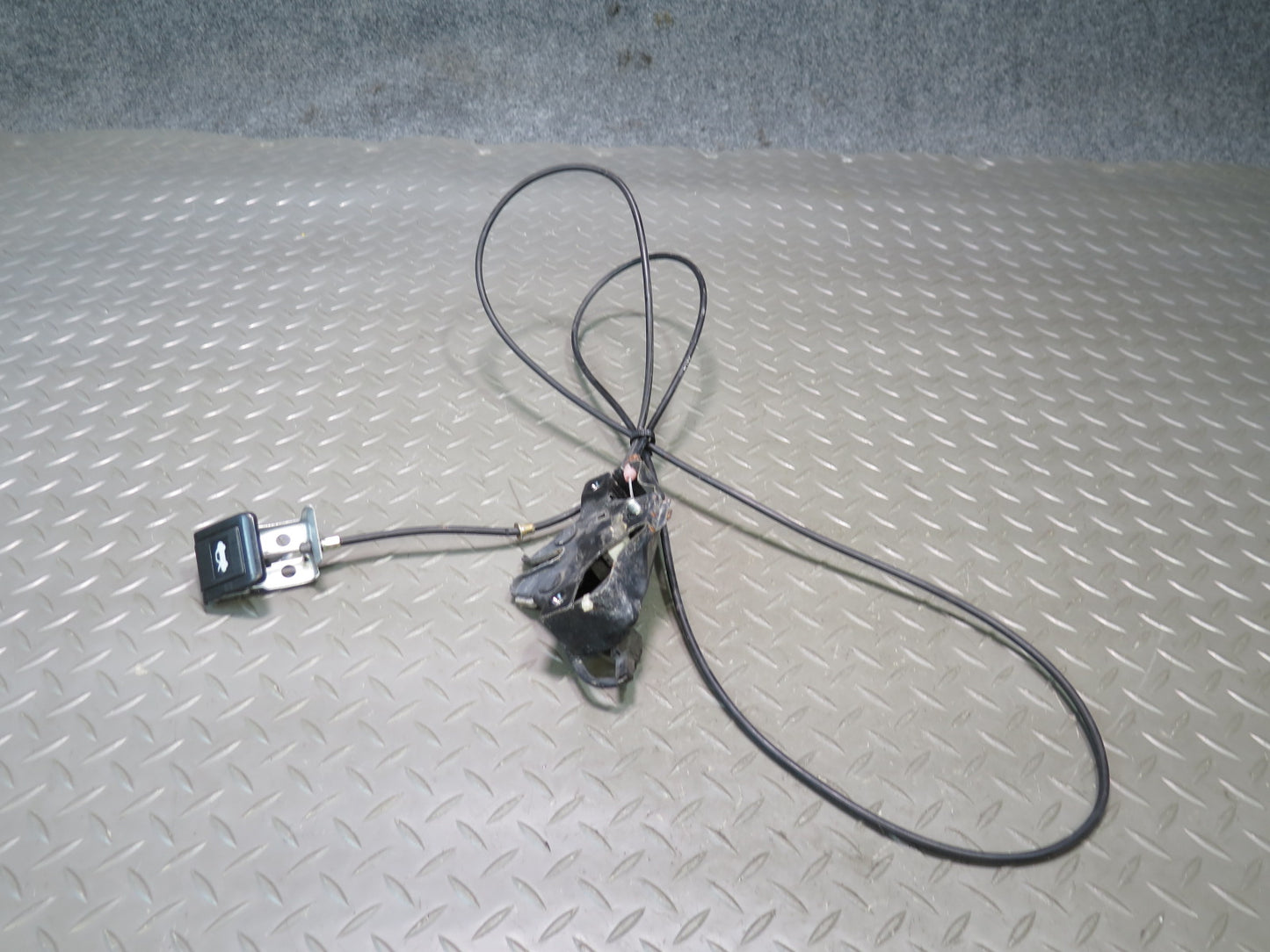 98-05 Lexus GS430 GS300 Hood Bonnet Release Latch Lock w Handle & Cable OEM
