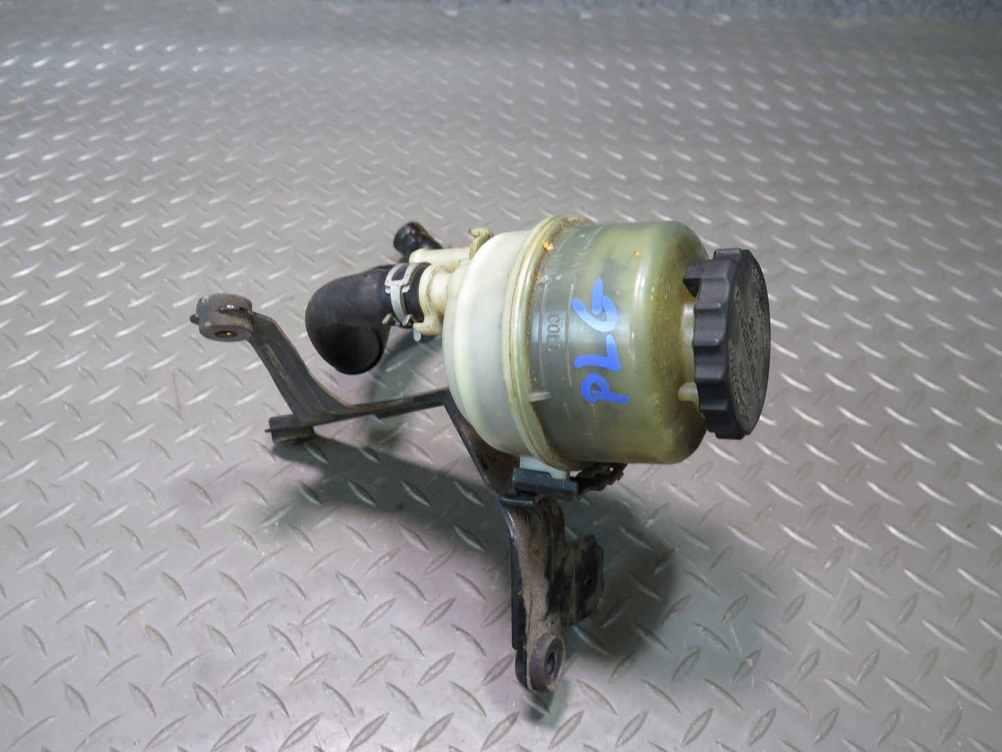 98-05 Lexus UZS161L GS430 Power Steering Fluid Reservoir Bottle Tank w Hose OEM