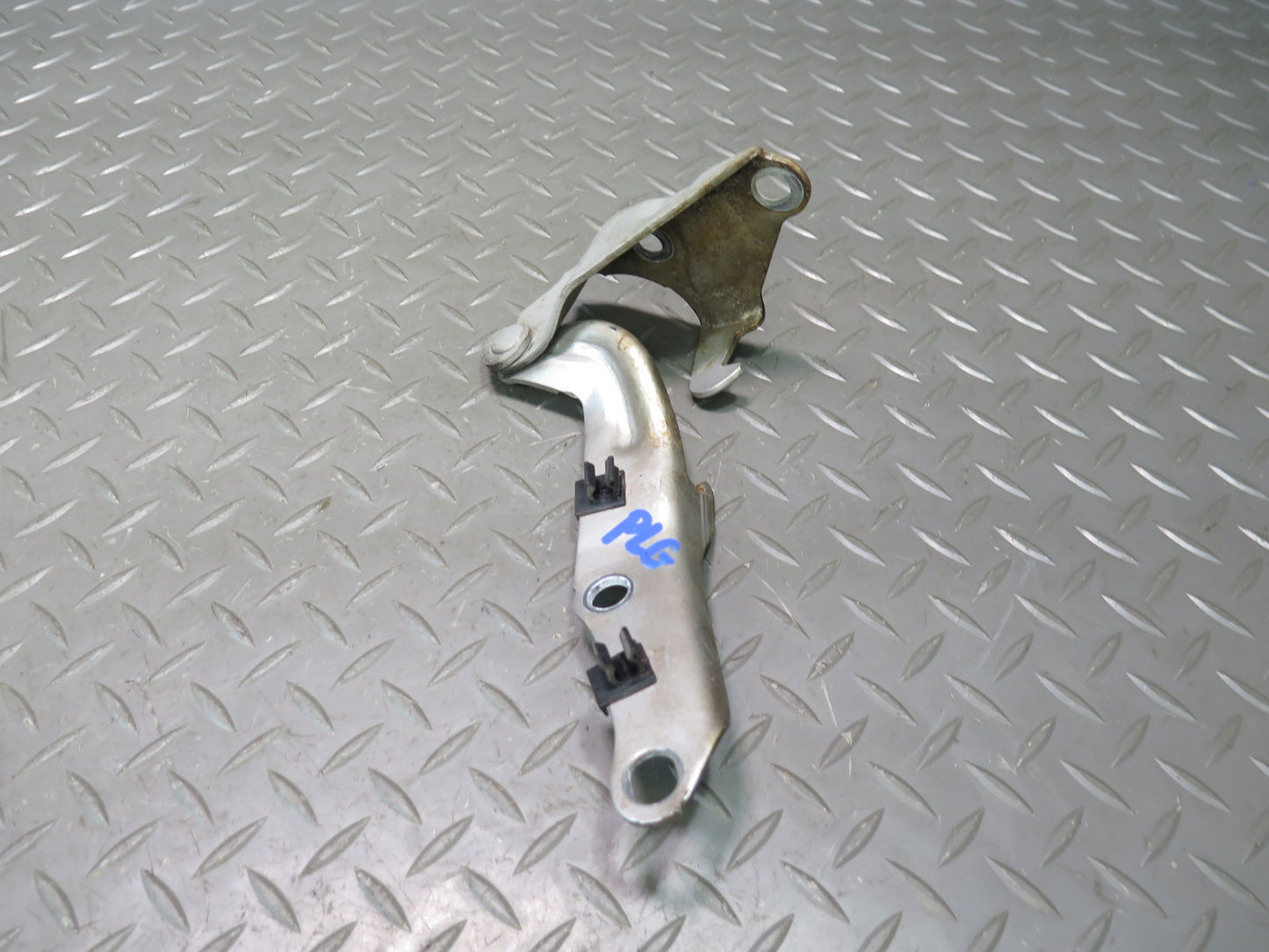 98-05 Lexus UZS161L GS430 GS400 GS300 Set of 2 Front Left & Right Hood Hinge OEM