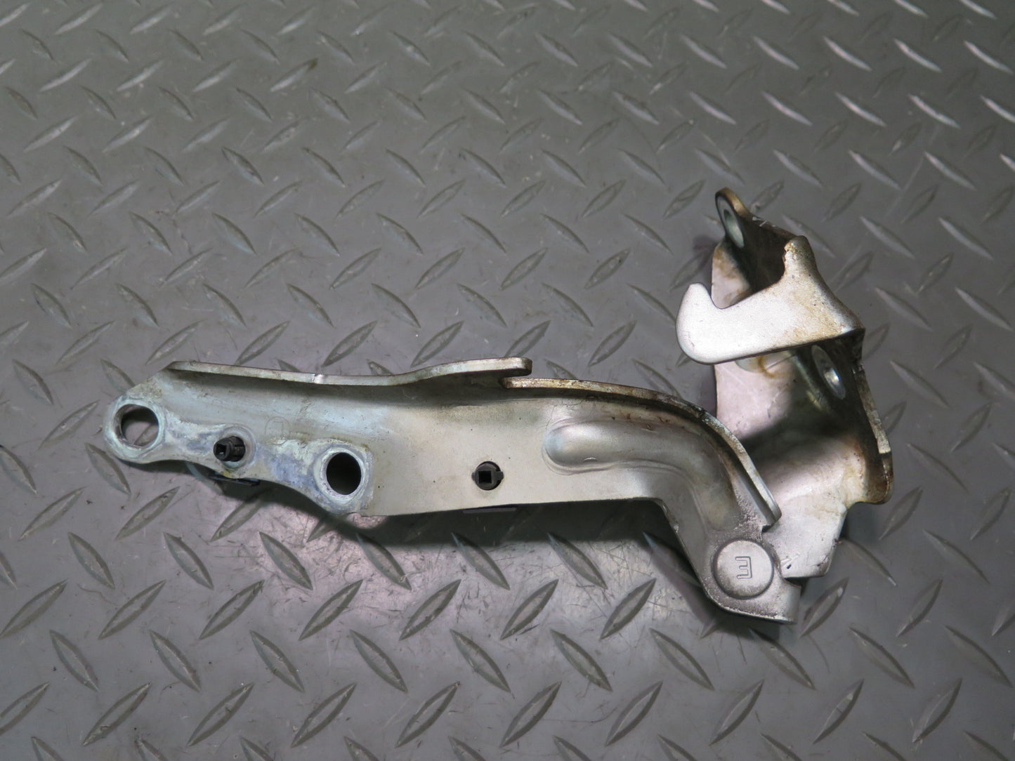 98-05 Lexus UZS161L GS430 GS400 GS300 Set of 2 Front Left & Right Hood Hinge OEM