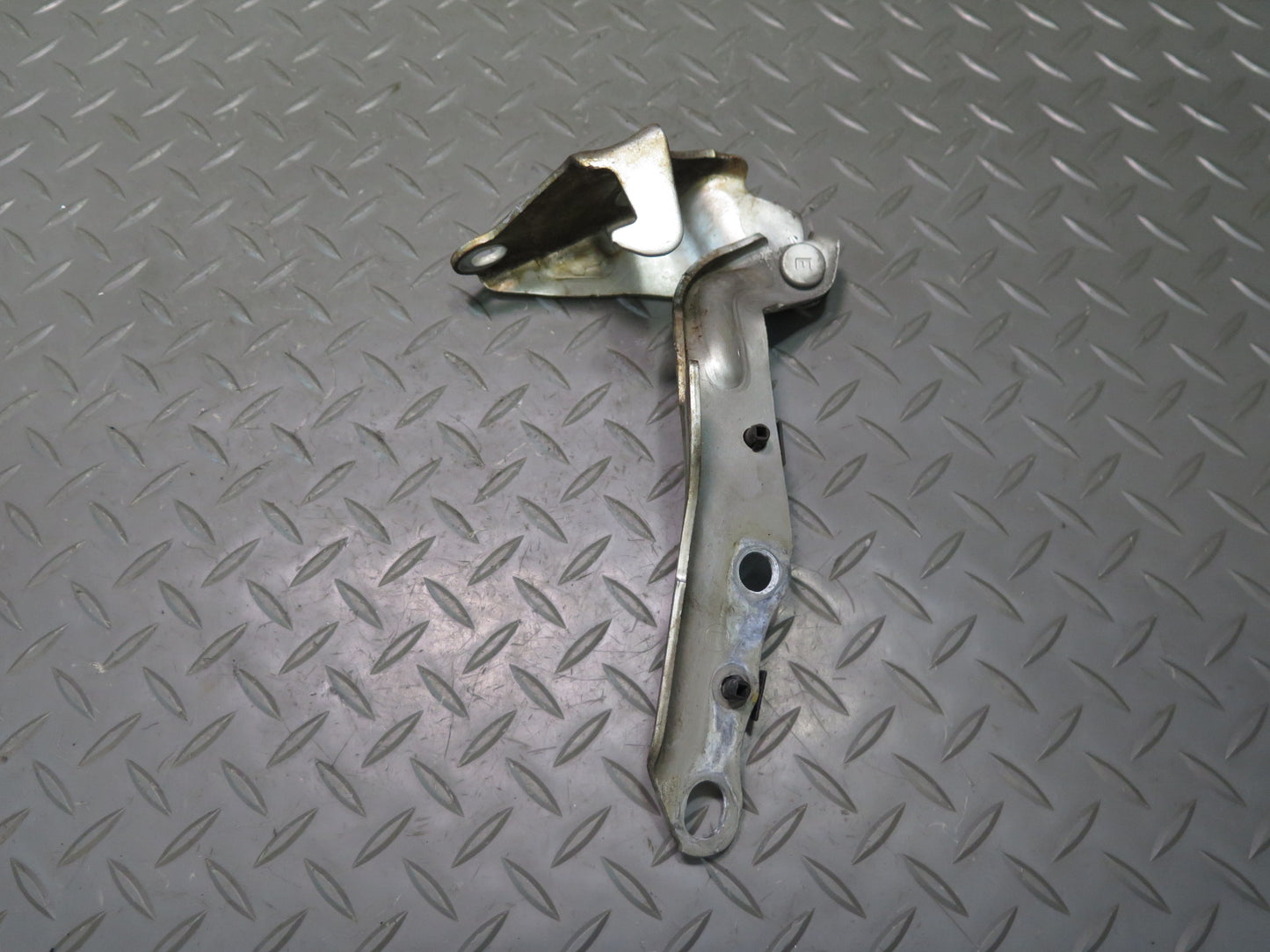 98-05 Lexus UZS161L GS430 GS400 GS300 Set of 2 Front Left & Right Hood Hinge OEM