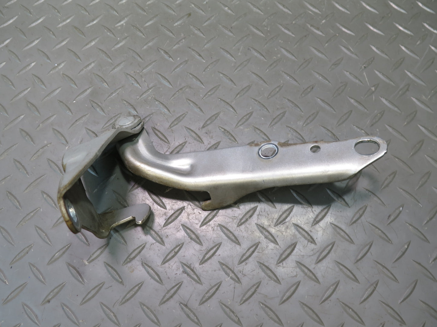 98-05 Lexus UZS161L GS430 GS400 GS300 Set of 2 Front Left & Right Hood Hinge OEM