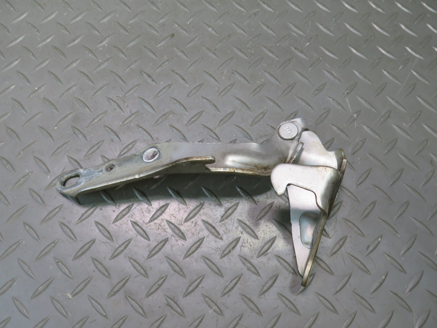 98-05 Lexus UZS161L GS430 GS400 GS300 Set of 2 Front Left & Right Hood Hinge OEM