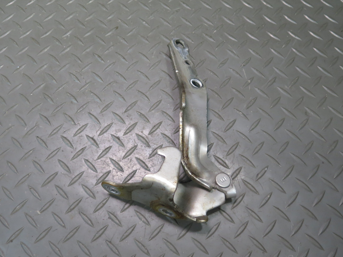 98-05 Lexus UZS161L GS430 GS400 GS300 Set of 2 Front Left & Right Hood Hinge OEM