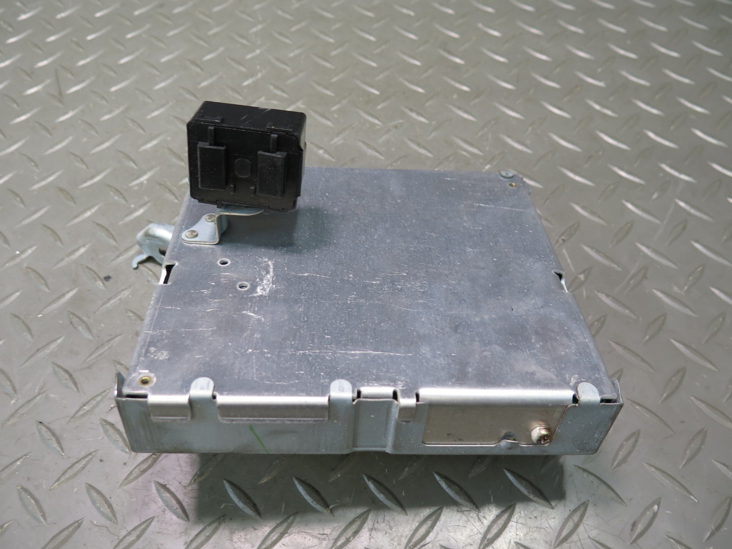 01-05 Lexus JZS160L GS430 GS300 ABS TRC VSC Control Module Unit 89540-30392 OEM