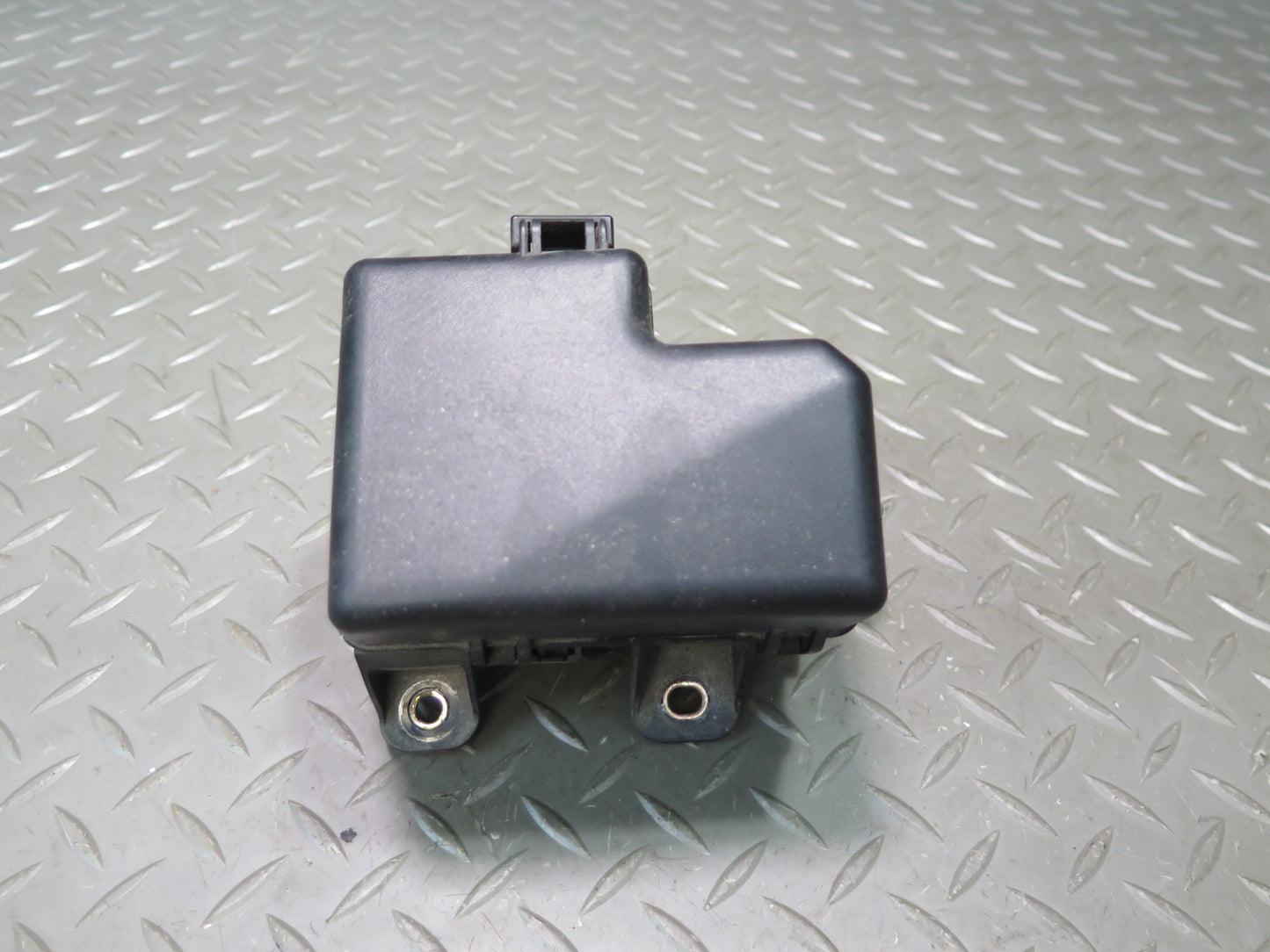 01-05 Lexus JZS160L GS430 GS300 Under Hood Fuse Relay Box OEM