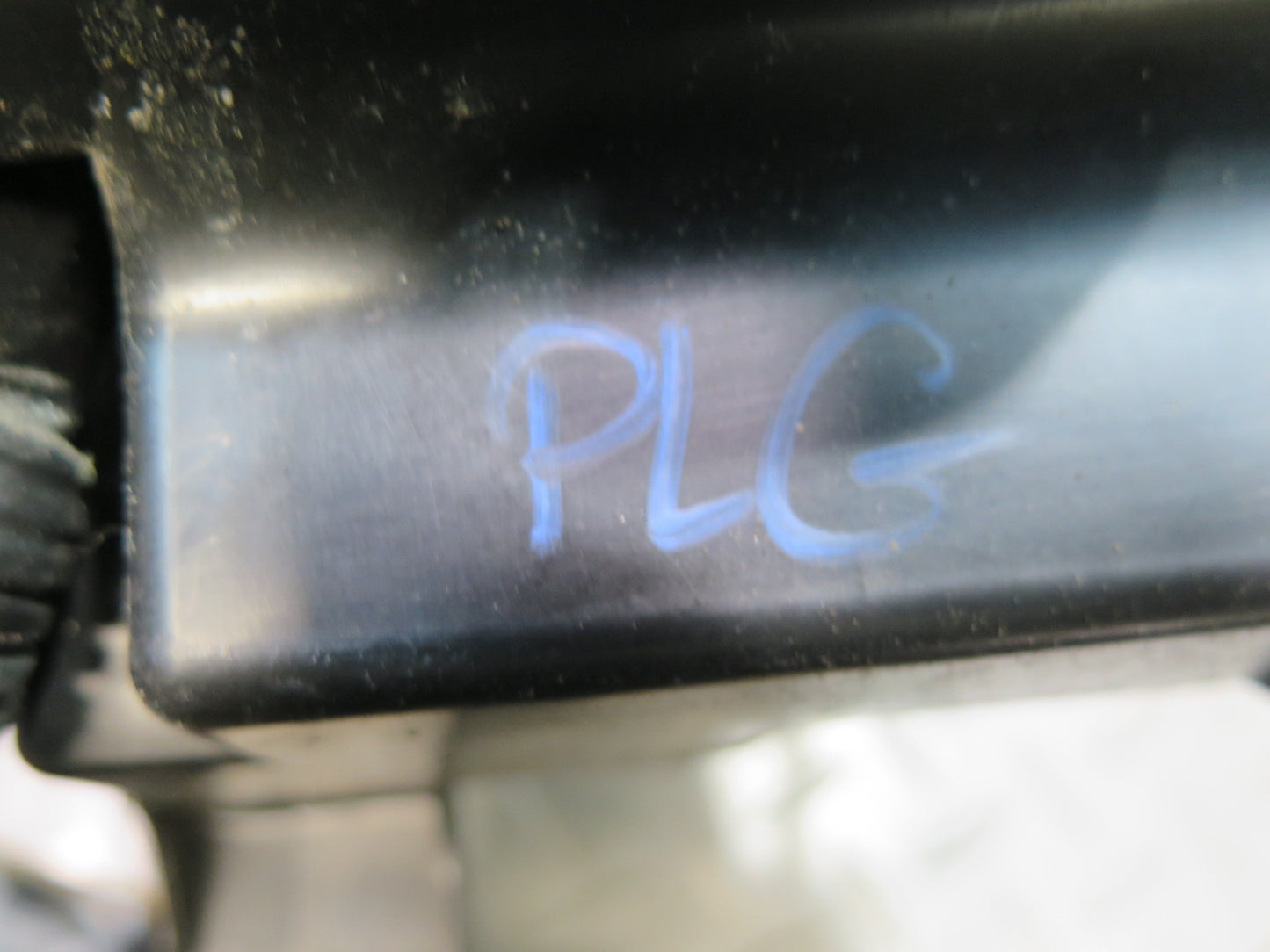 01-05 Lexus JZS160L GS430 GS300 Under Hood Fuse Relay Box OEM