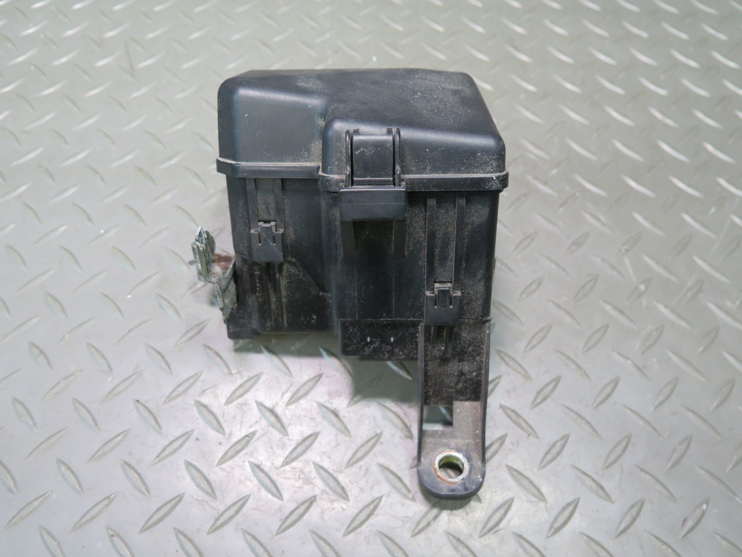 01-05 Lexus JZS160L GS430 GS300 Under Hood Fuse Relay Box OEM