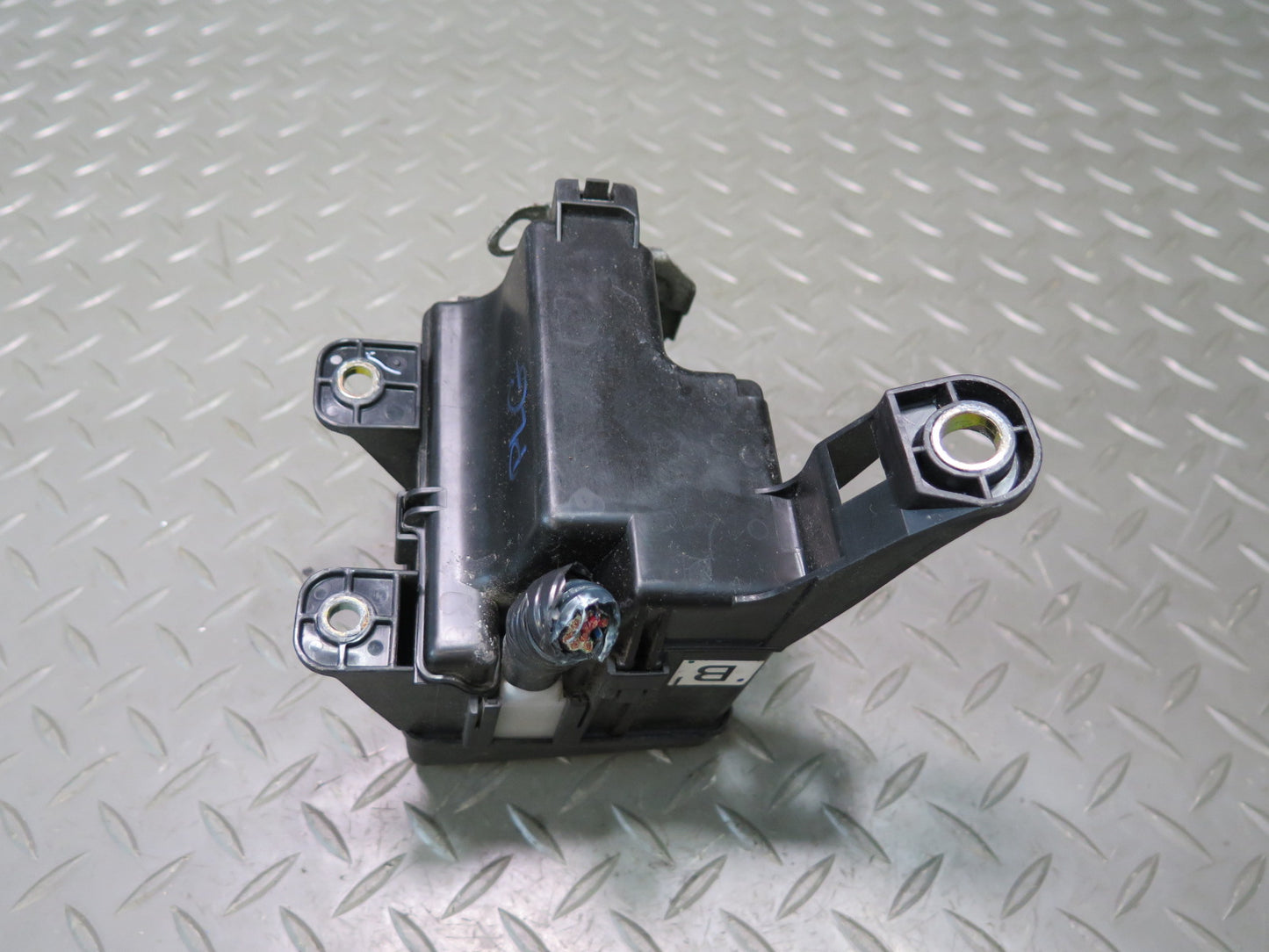 01-05 Lexus JZS160L GS430 GS300 Under Hood Fuse Relay Box OEM