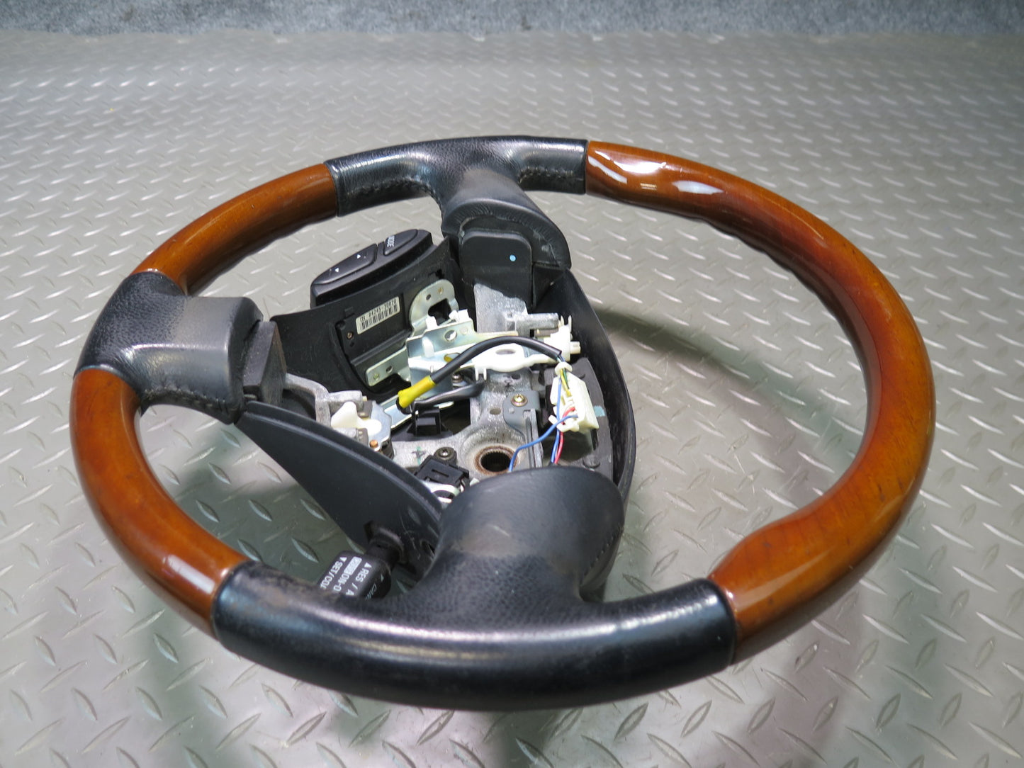 2004 Lexus UZS161L GS300 GS430 Leather Wood Steering w Controls OEM