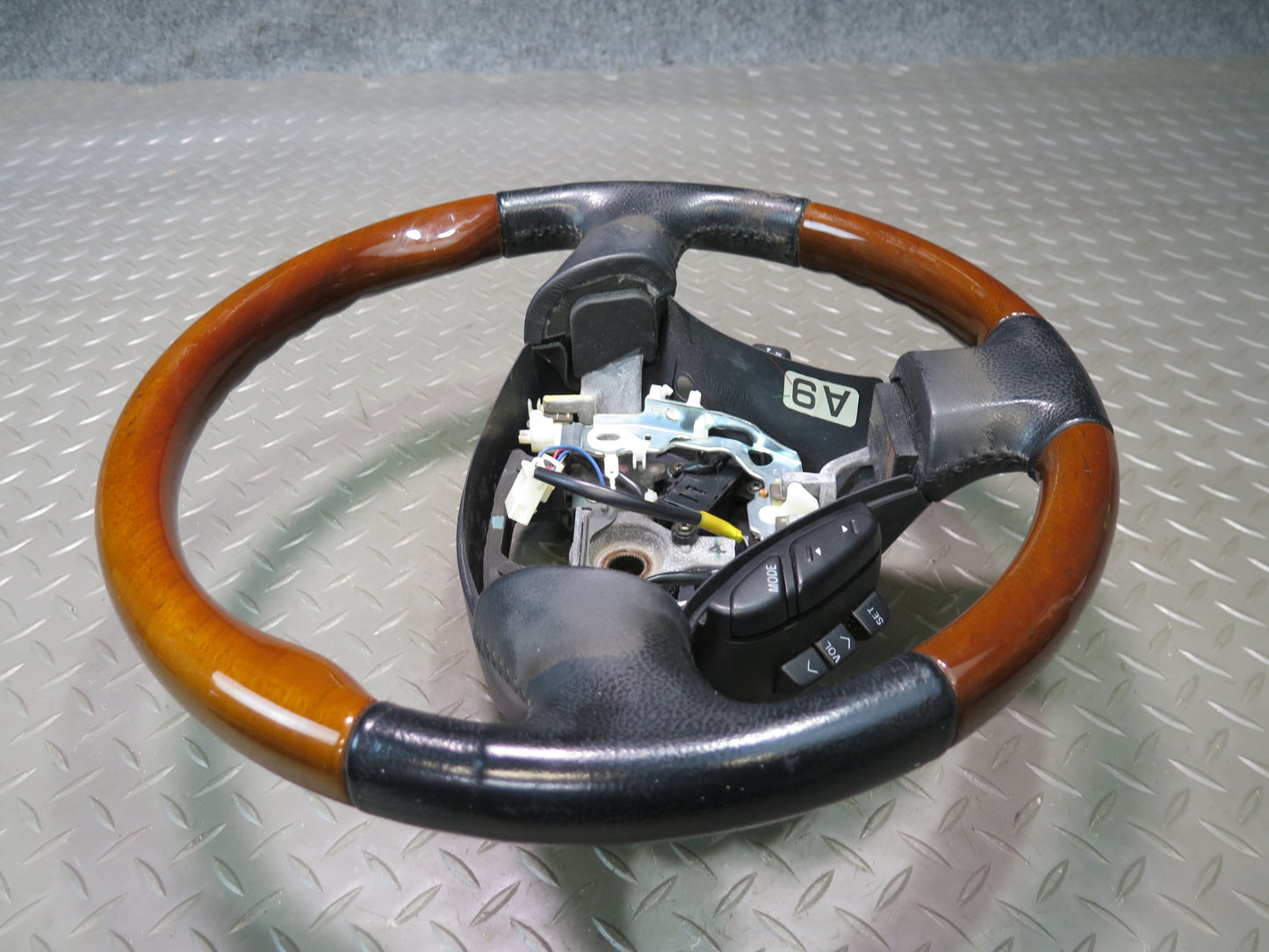 2004 Lexus UZS161L GS300 GS430 Leather Wood Steering w Controls OEM