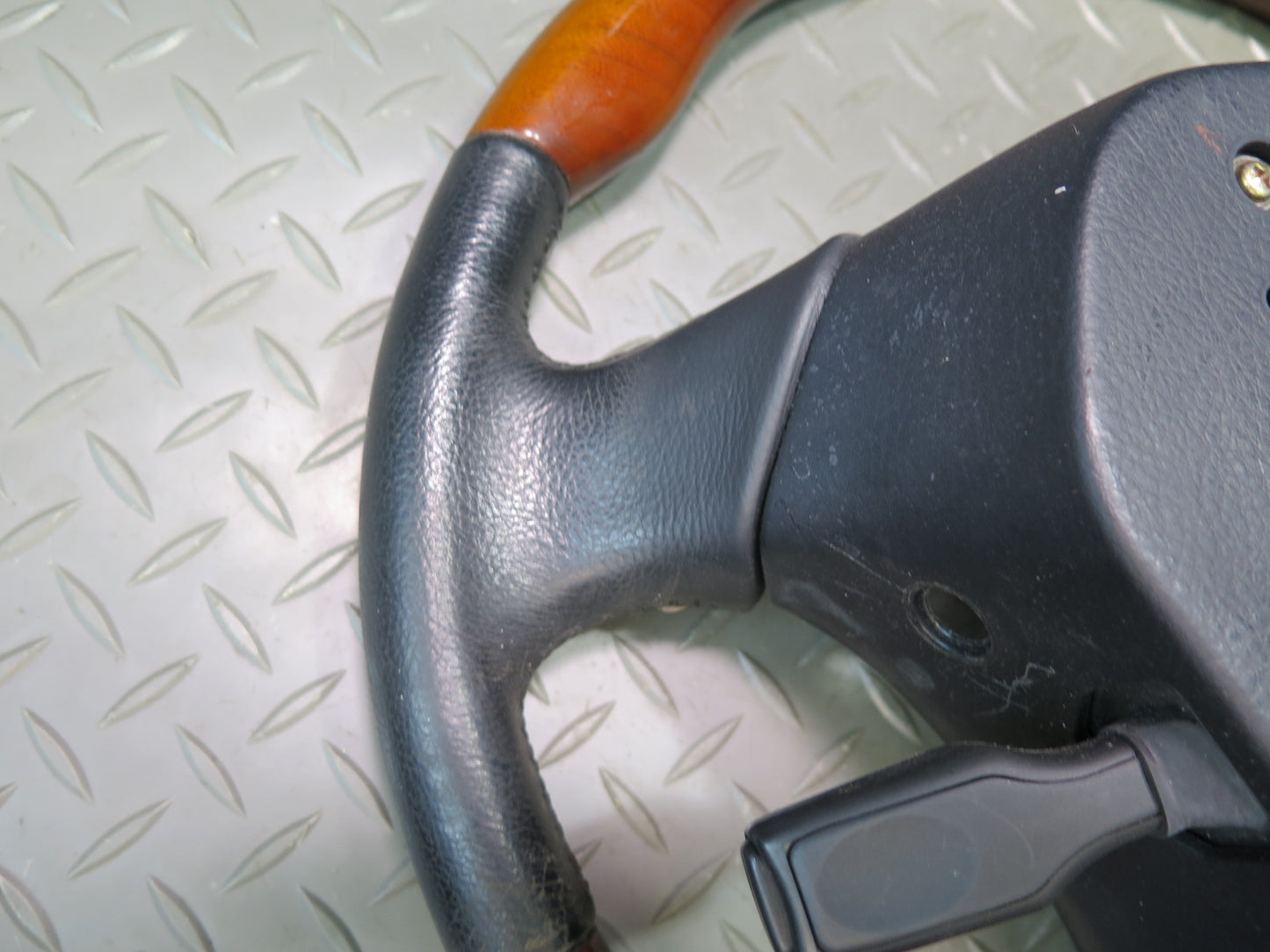 2004 Lexus UZS161L GS300 GS430 Leather Wood Steering w Controls OEM