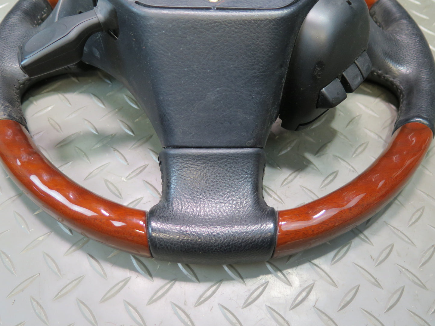 2004 Lexus UZS161L GS300 GS430 Leather Wood Steering w Controls OEM