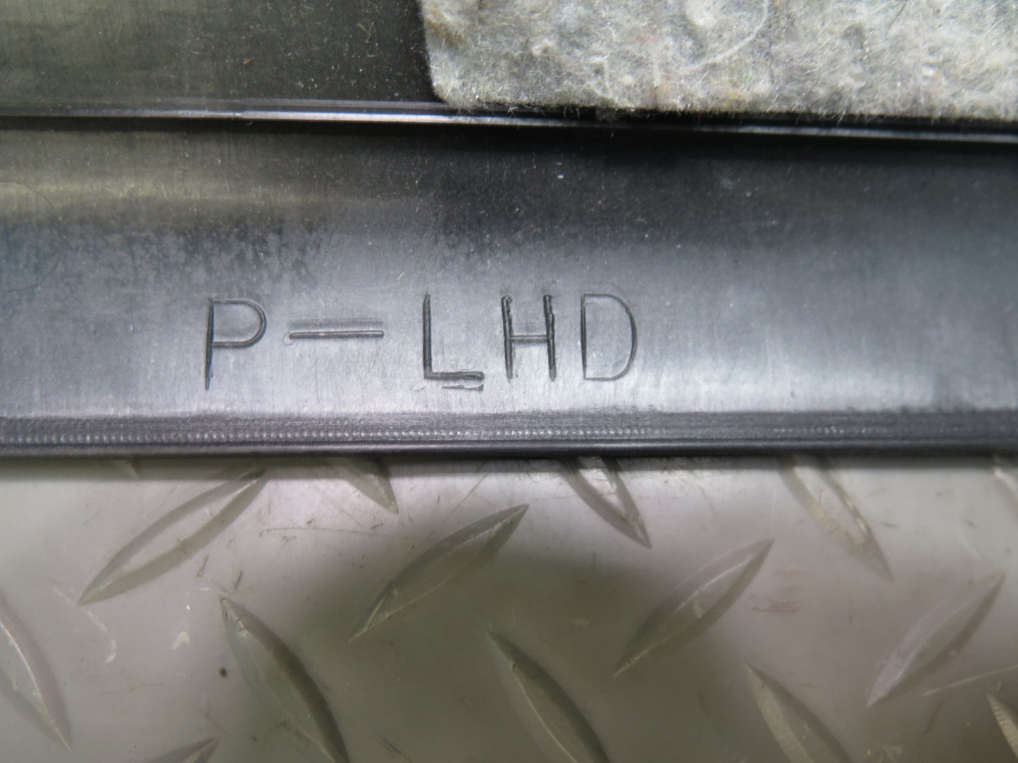 98-05 Lexus UZS161L GS300 GS400 GS430 Dash Front Right Knee Trim Panel OEM