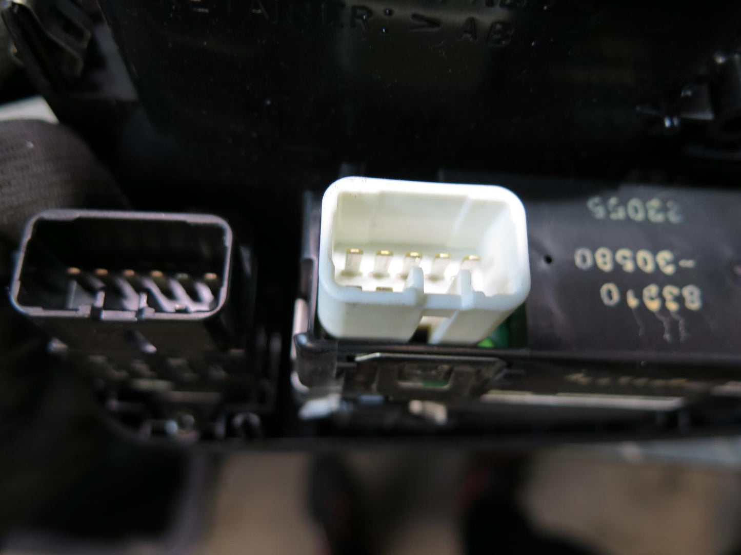 98-05 Lexus UZS161L GS300 GS400 GS430 Dash Front Center Air Vent w Clock OEM