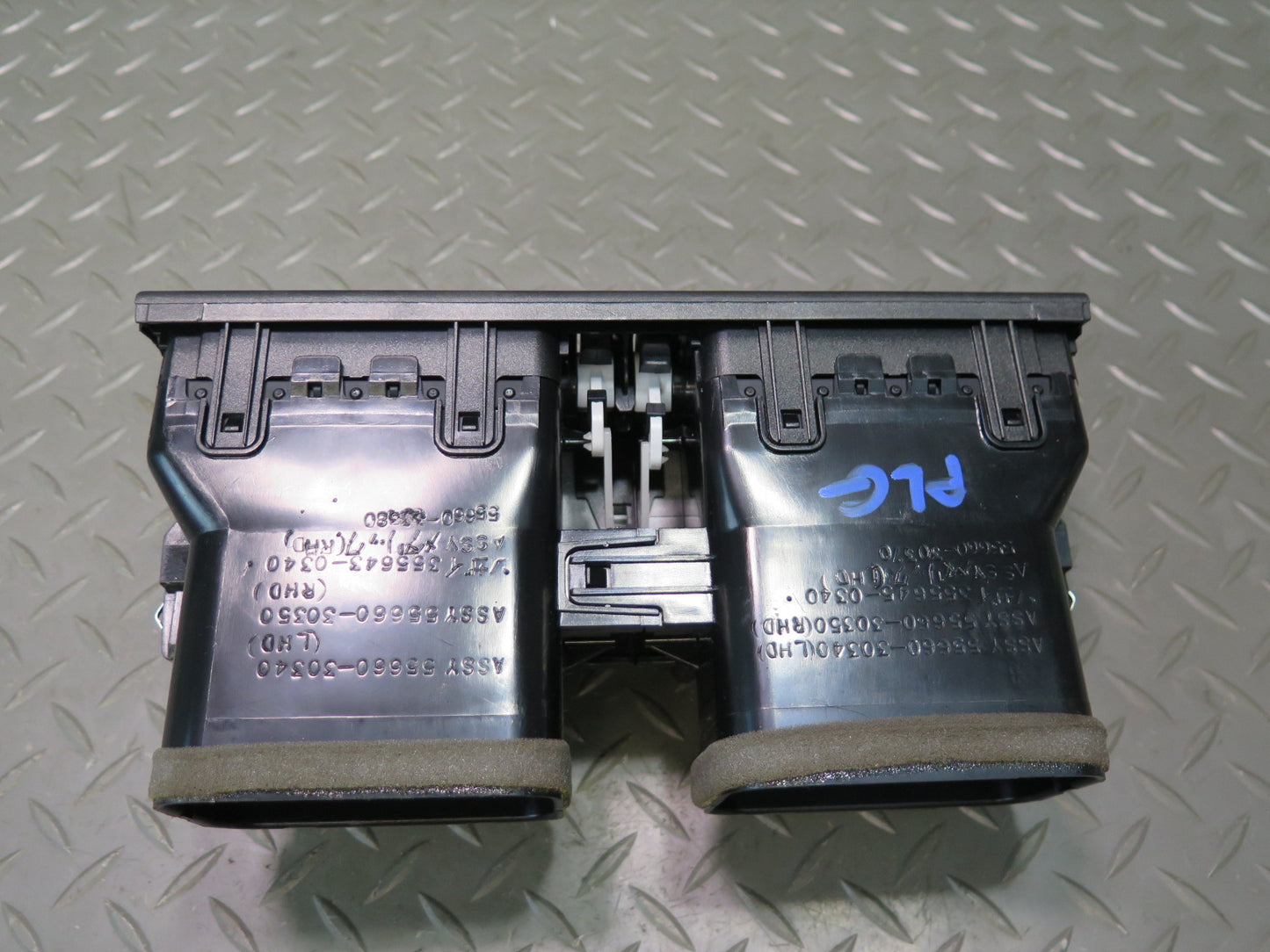 98-05 Lexus UZS161L GS300 GS400 GS430 Dash Front Center Air Vent w Clock OEM