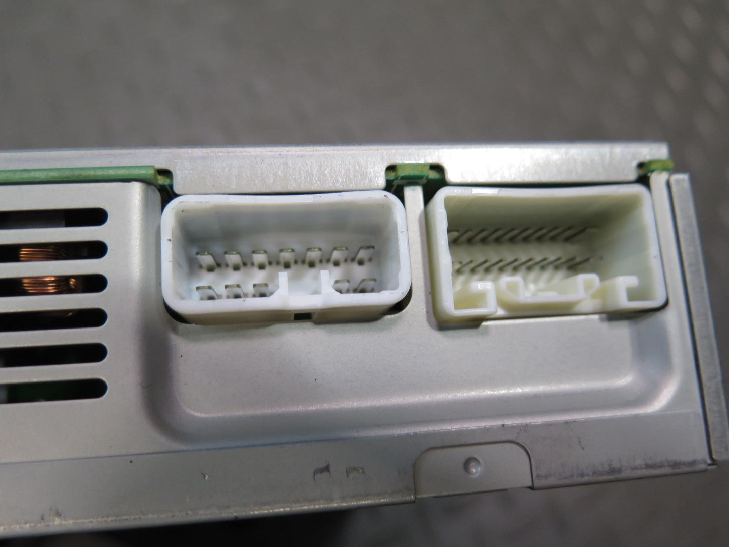 03-05 Lexus UZS161L GS300 GS400 GS430 Mark Levinson Cassette Radio Player OEM