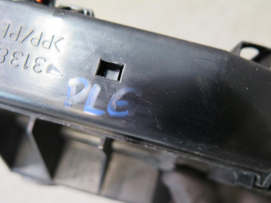 01-05 Lexus UZS161L GS430 Underhood Fuse Relay Box 3138XA1 OEM