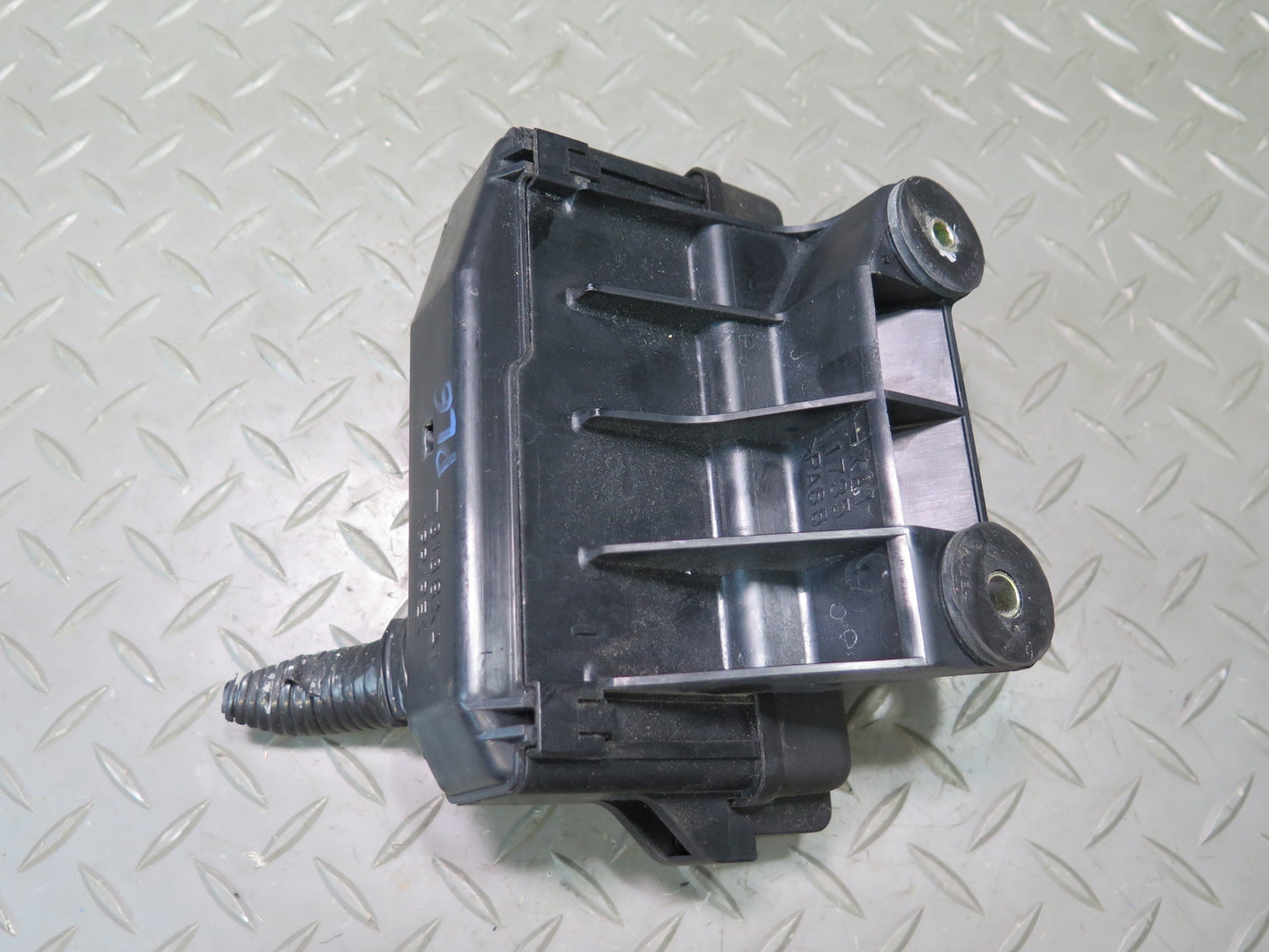 01-05 Lexus UZS161L GS430 Underhood Fuse Relay Box 3138XA1 OEM