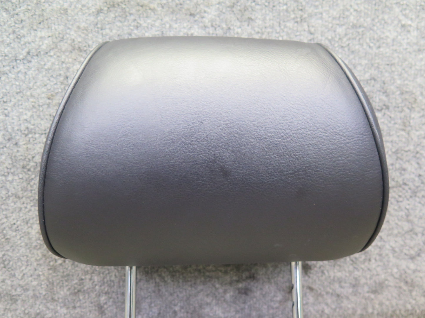 03-05 Lexus UZS161L GS300 GS430 Set of 2 Front Seat Leather Headrest Black OEM