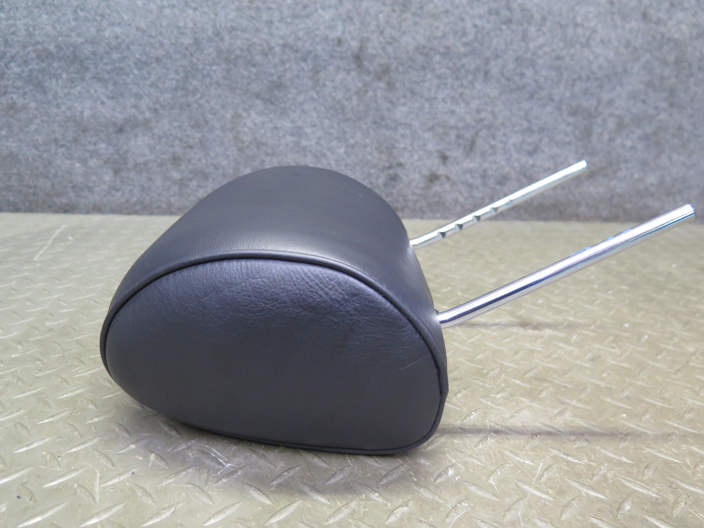 03-05 Lexus UZS161L GS300 GS430 Set of 2 Front Seat Leather Headrest Black OEM