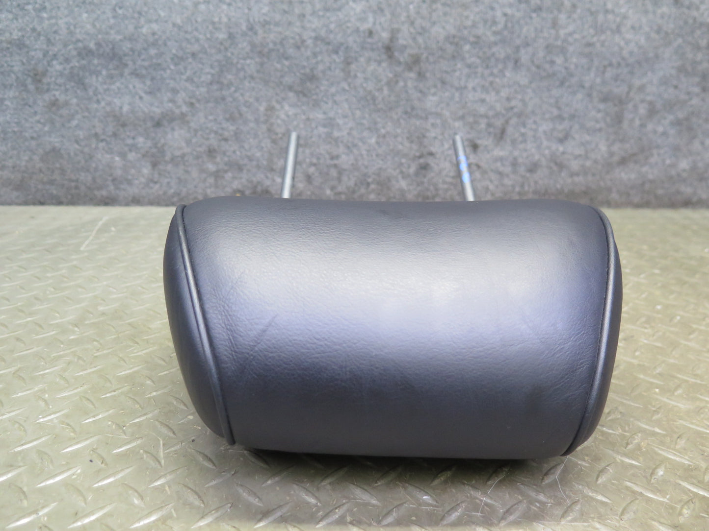 03-05 Lexus UZS161L GS300 GS430 Set of 2 Front Seat Leather Headrest Black OEM