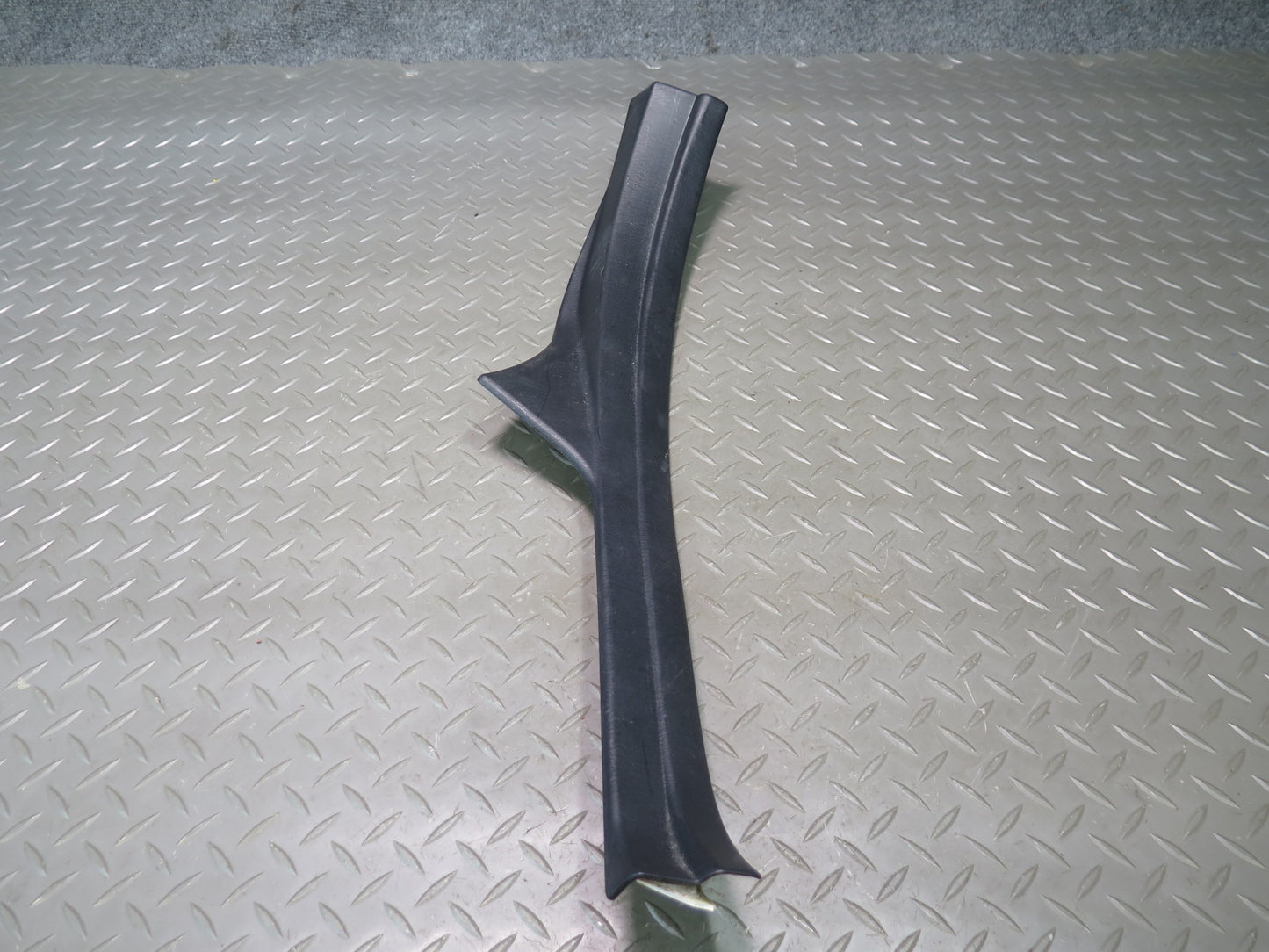 98-05 Lexus UZS161L GS430 Rear Left Door Scuff Sill Plate Trim Cover Black OEM