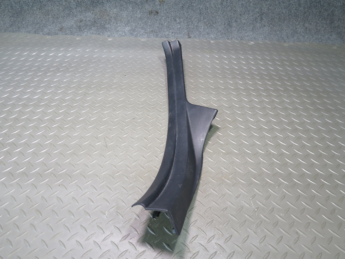 98-05 Lexus UZS161L GS430 Rear Left Door Scuff Sill Plate Trim Cover Black OEM