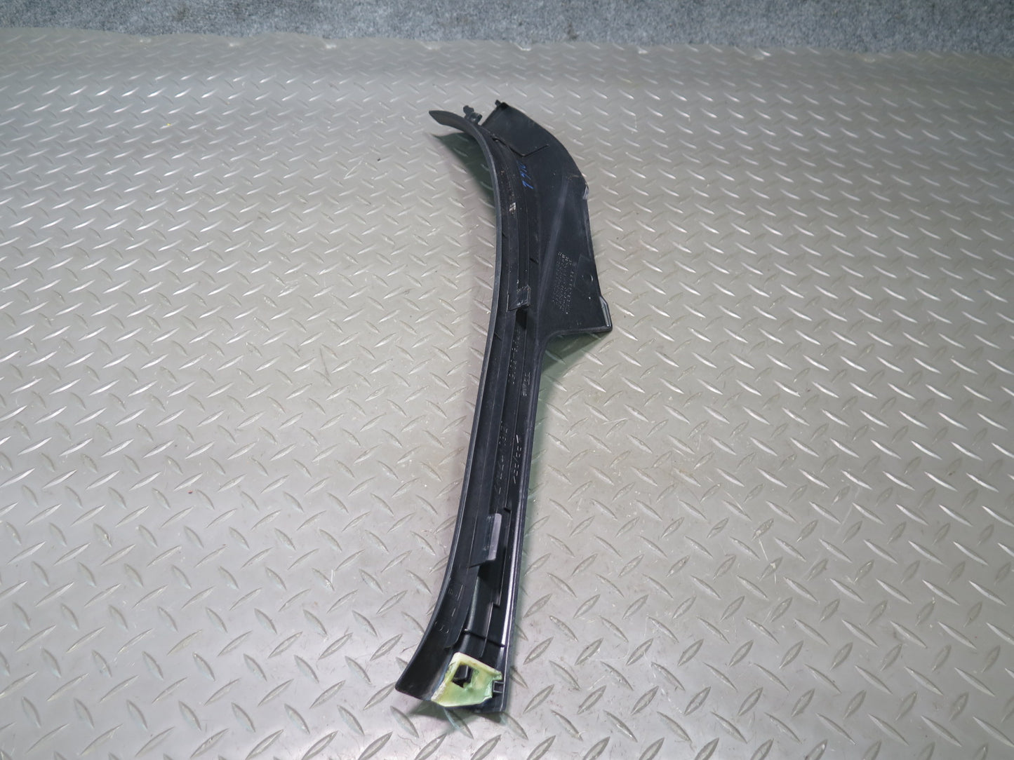 98-05 Lexus UZS161L GS430 Rear Left Door Scuff Sill Plate Trim Cover Black OEM