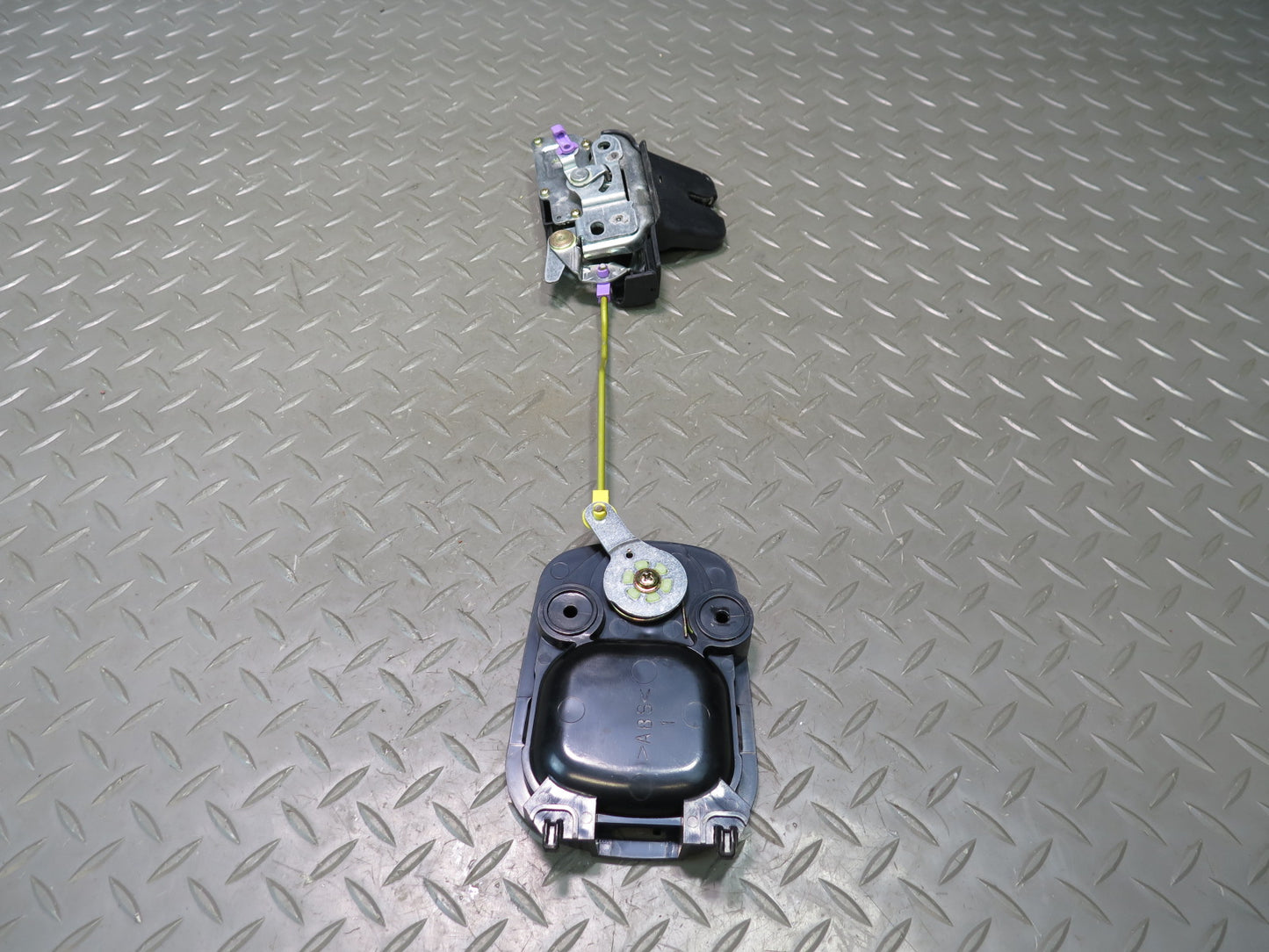 01-05 Lexus UZS161L GS430 GS300 Rear Trunk Lock Latch Actuator w Pull Handle OEM