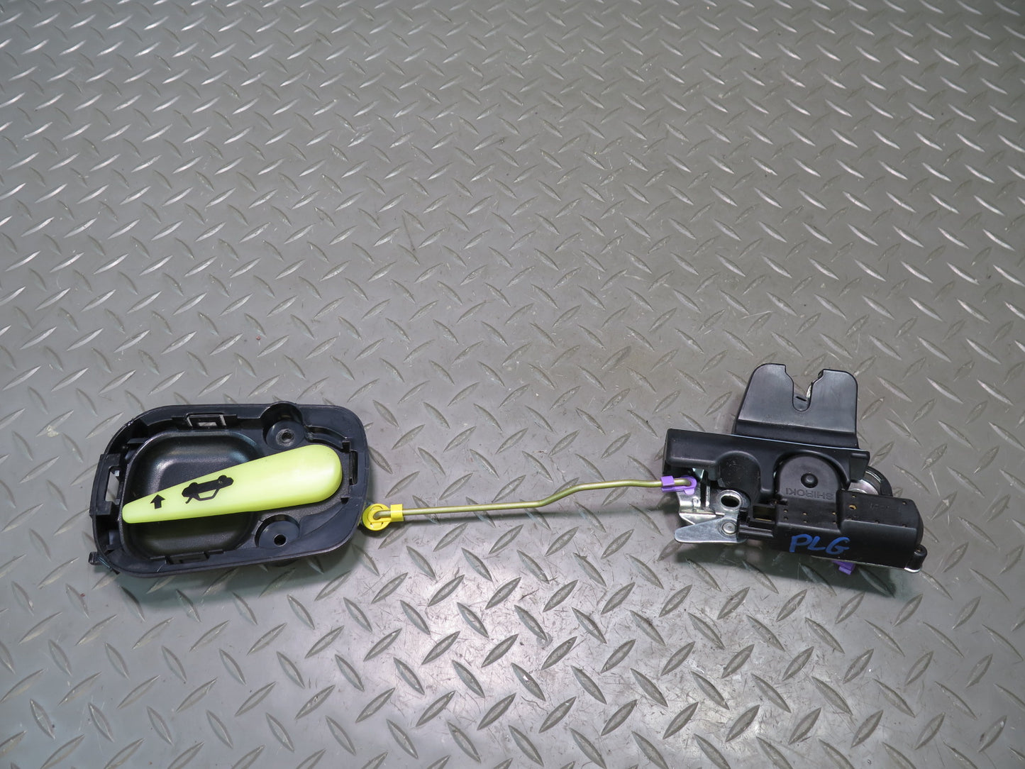 01-05 Lexus UZS161L GS430 GS300 Rear Trunk Lock Latch Actuator w Pull Handle OEM