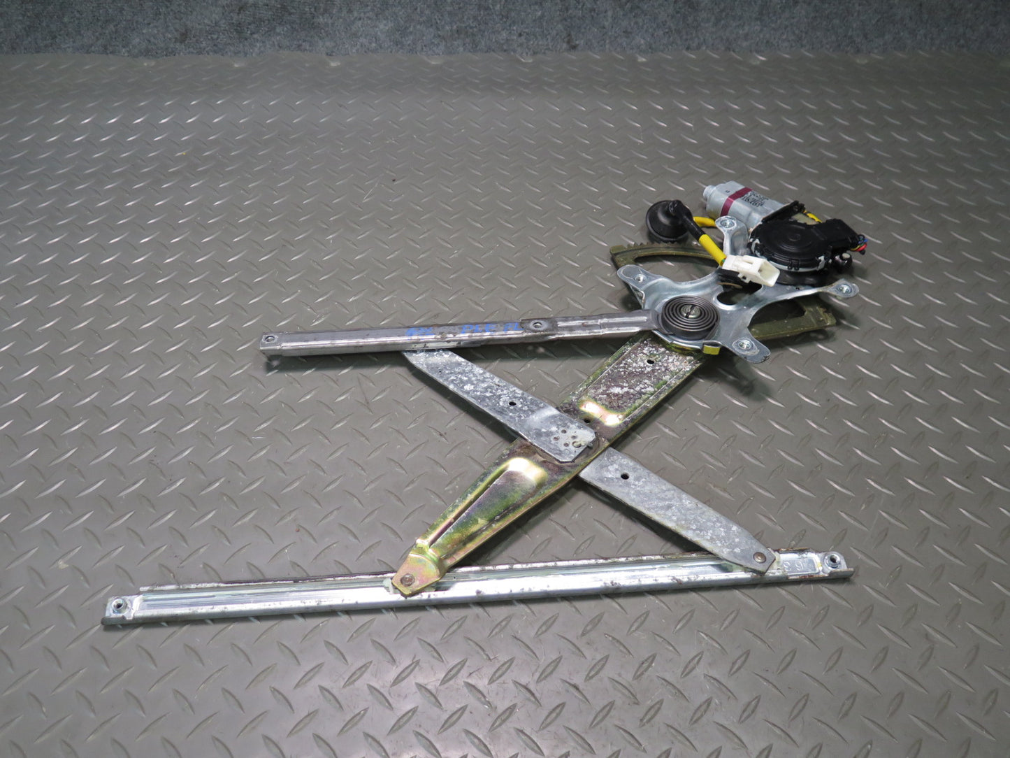 98-05 Lexus GS400 GS430 GS300 Front Left Door Window Regulator w Motor OEM