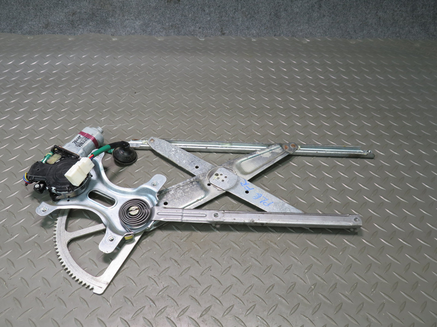 98-05 Lexus GS400 GS430 GS300 Front Right Door Window Regulator w Motor OEM