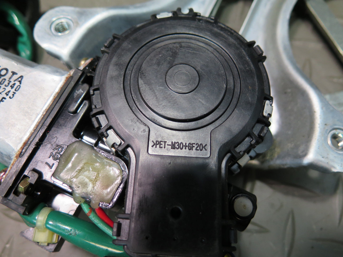 98-05 Lexus GS400 GS430 GS300 Front Right Door Window Regulator w Motor OEM