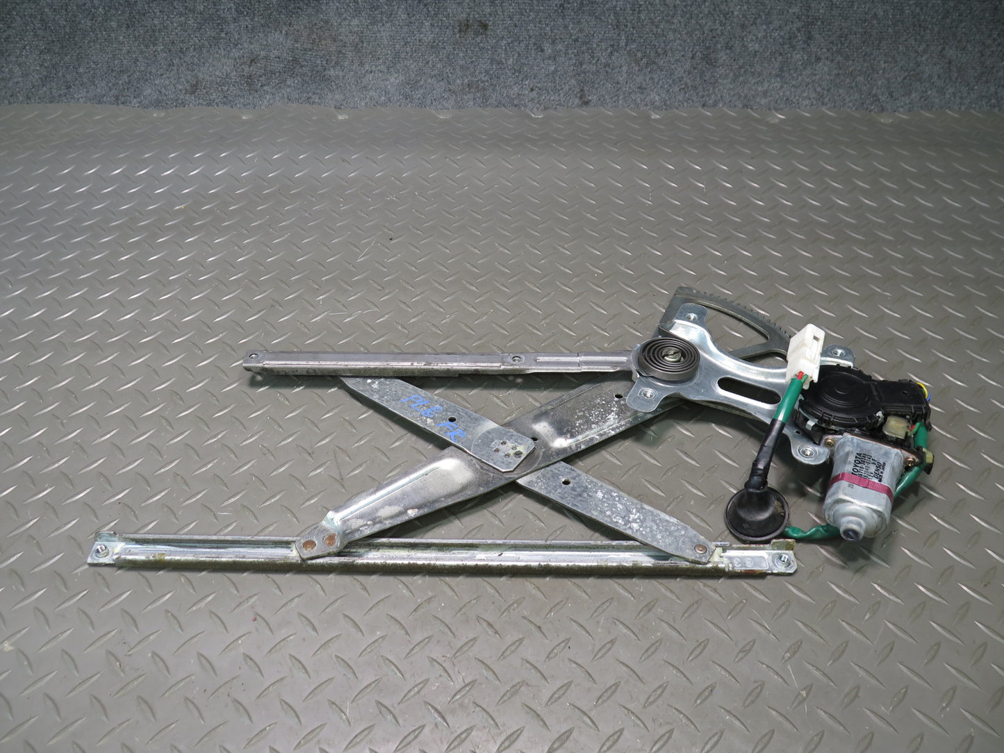 98-05 Lexus GS400 GS430 GS300 Front Right Door Window Regulator w Motor OEM