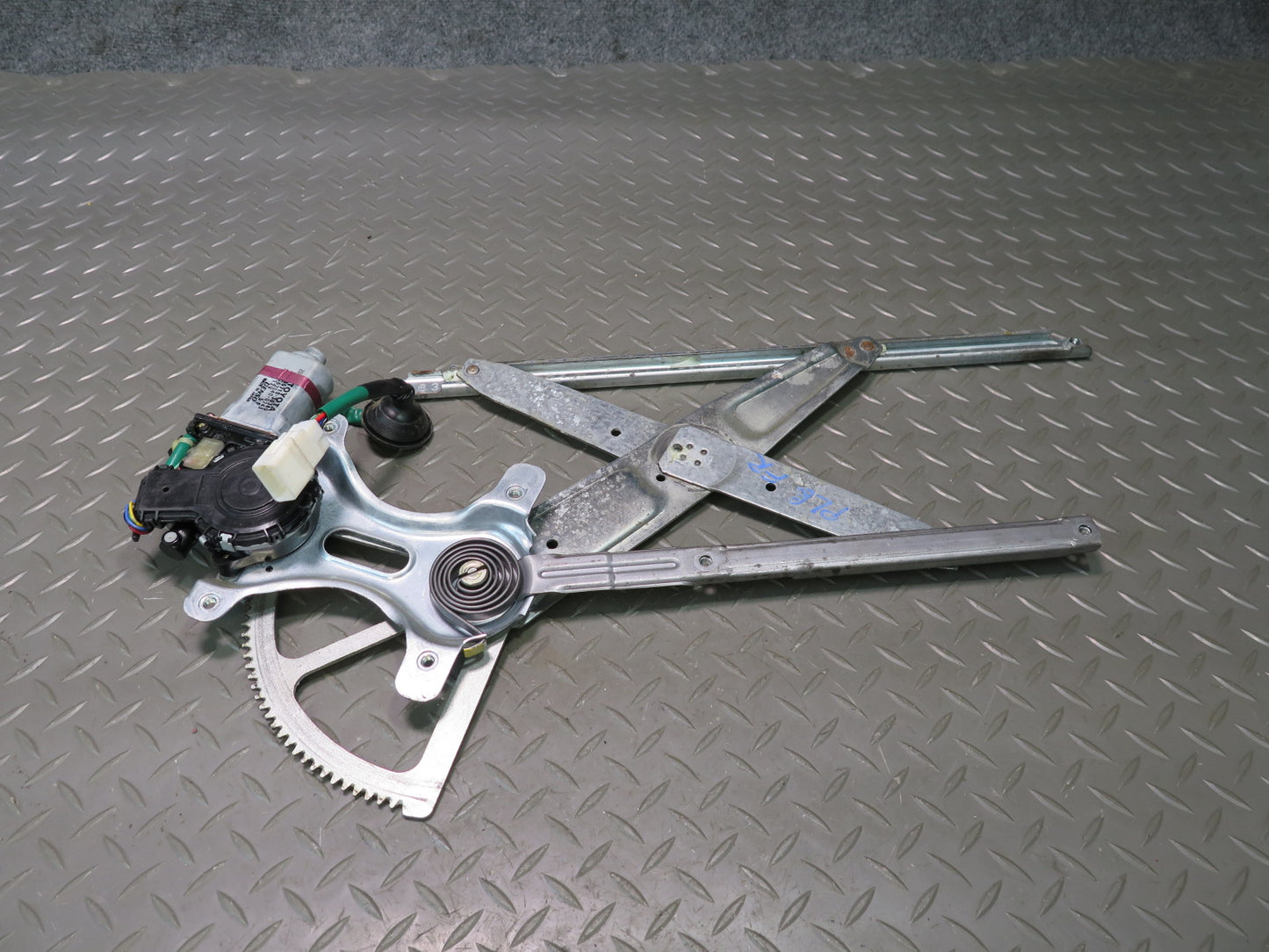 98-05 Lexus GS400 GS430 GS300 Front Right Door Window Regulator w Motor OEM