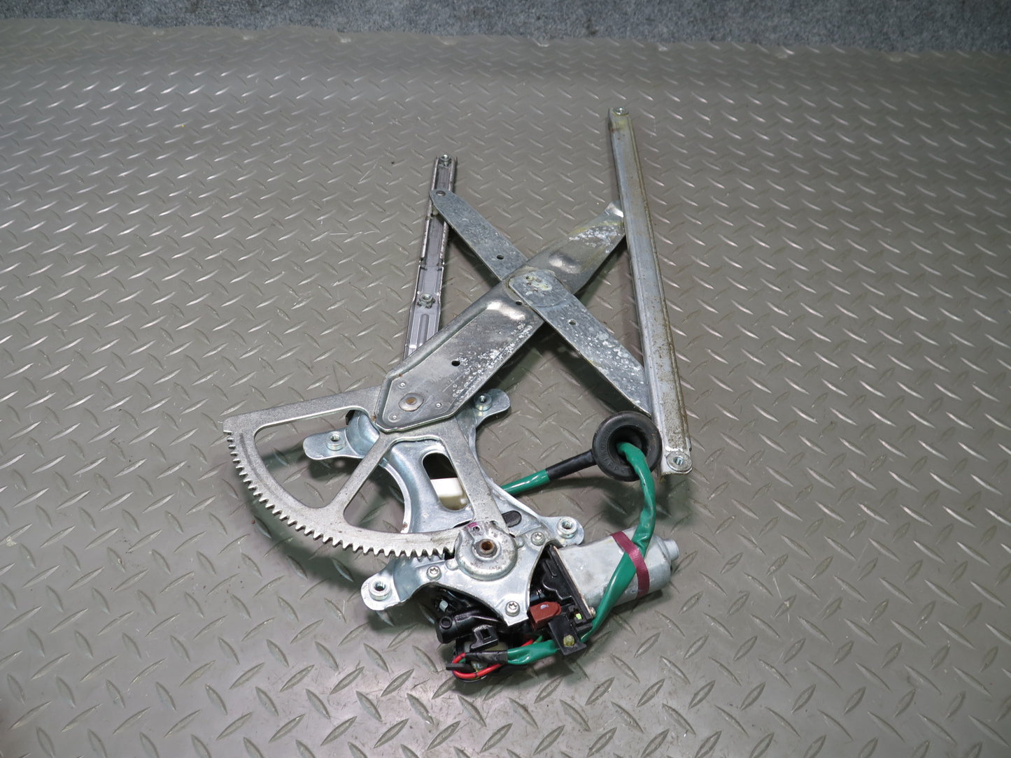 98-05 Lexus GS400 GS430 GS300 Front Right Door Window Regulator w Motor OEM