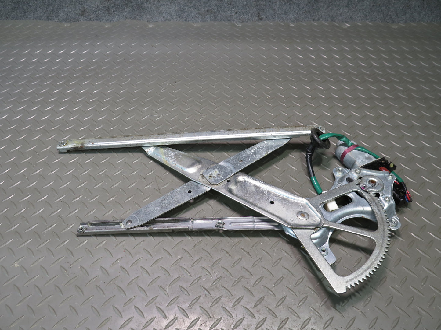 98-05 Lexus GS400 GS430 GS300 Front Right Door Window Regulator w Motor OEM