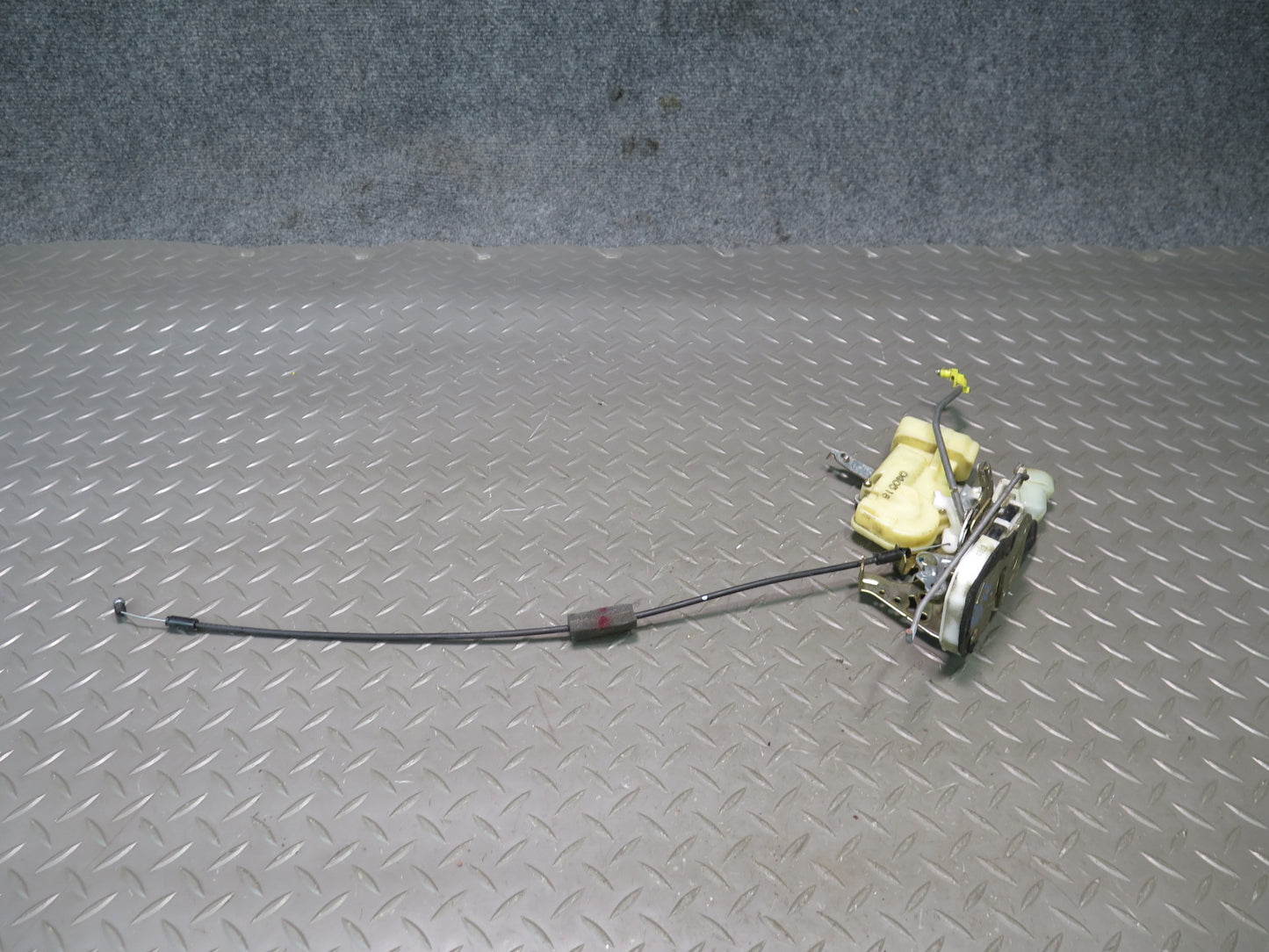 01-05 Lexus UZS161L GS430 GS300 Front Right Pass Door Lock Latch Actuator OEM
