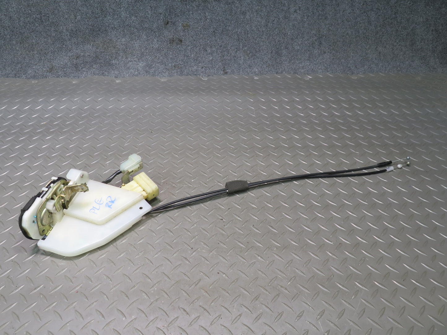 98-05 Lexus GS300 GS400 GS430 UZS161L Rear Right Door Lock Latch Actuator OEM