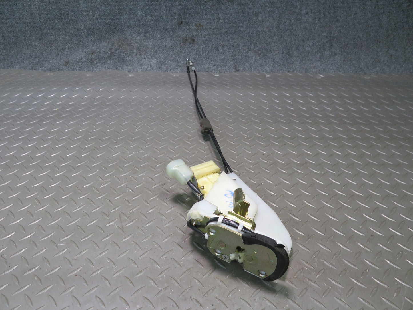 98-05 Lexus GS300 GS400 GS430 UZS161L Rear Right Door Lock Latch Actuator OEM