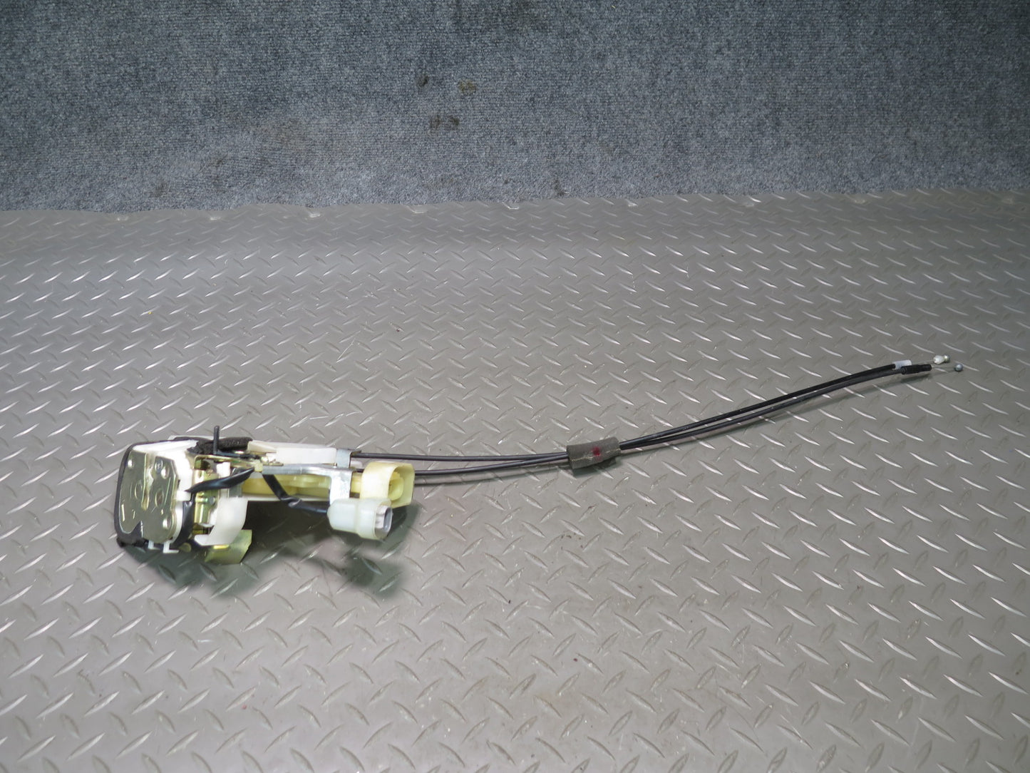 98-05 Lexus GS300 GS400 GS430 UZS161L Rear Right Door Lock Latch Actuator OEM