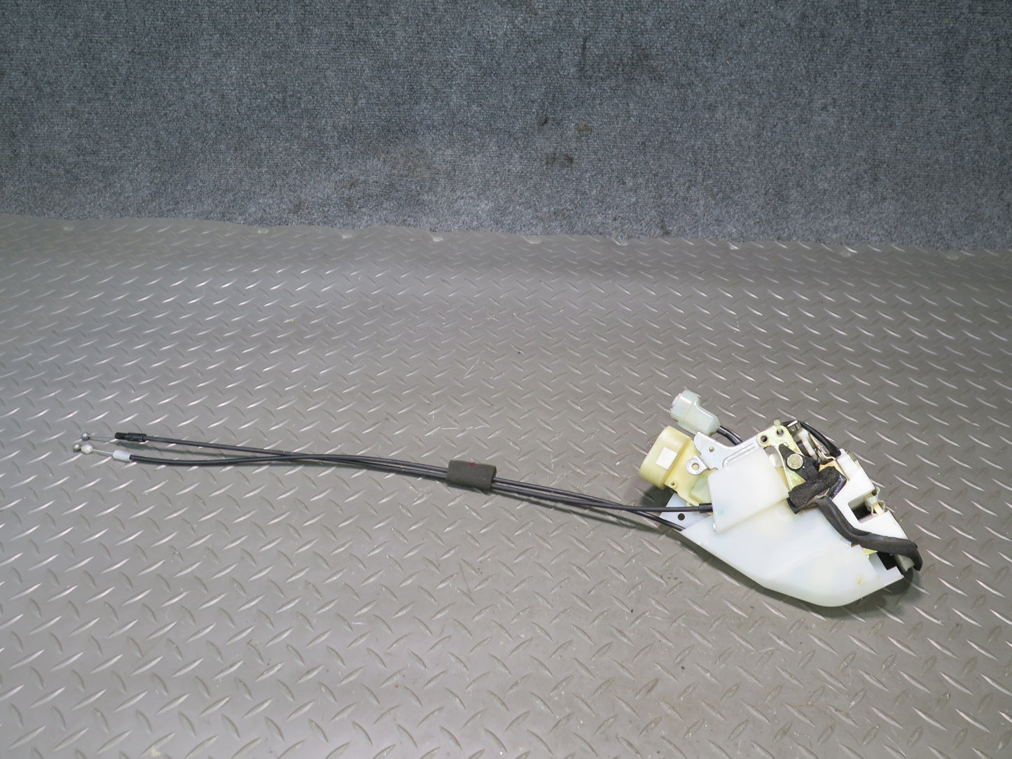 98-05 Lexus GS300 GS400 GS430 UZS161L Rear Right Door Lock Latch Actuator OEM