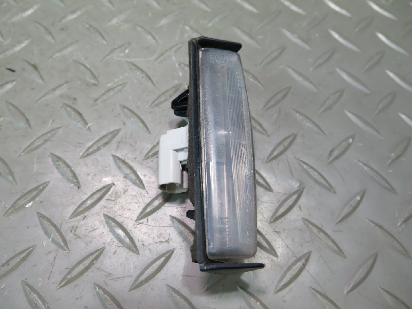 01-05 Lexus GS300 GS430 Rear Trunk Lid License Plate Light Lamp Set OEM