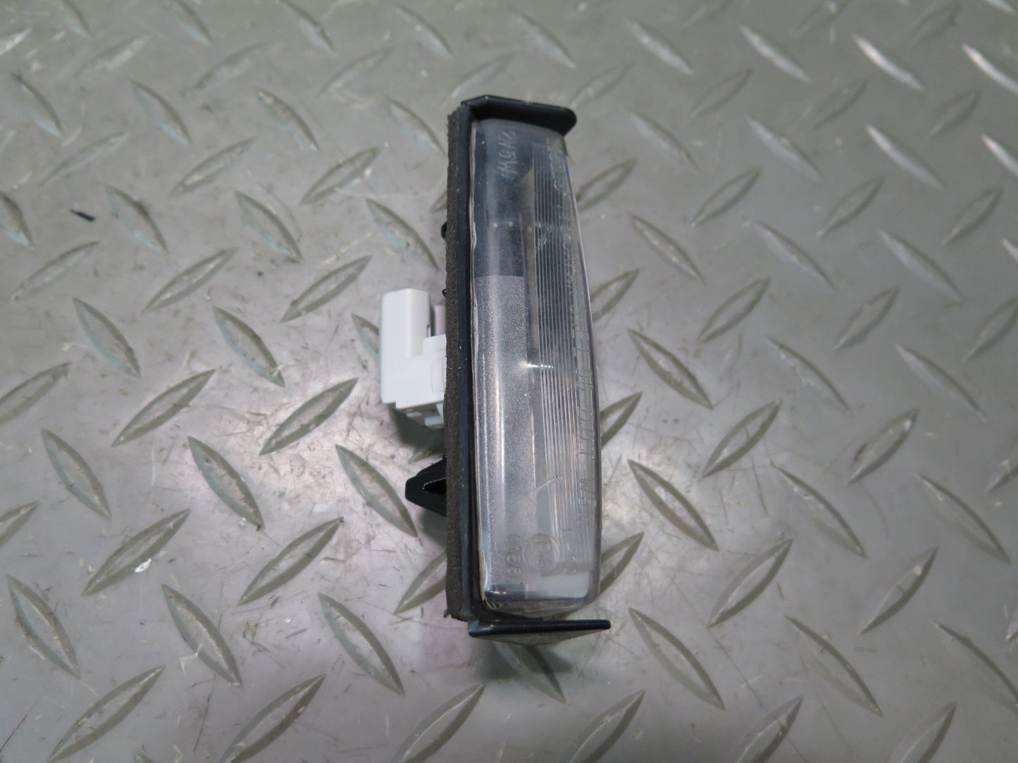 01-05 Lexus GS300 GS430 Rear Trunk Lid License Plate Light Lamp Set OEM