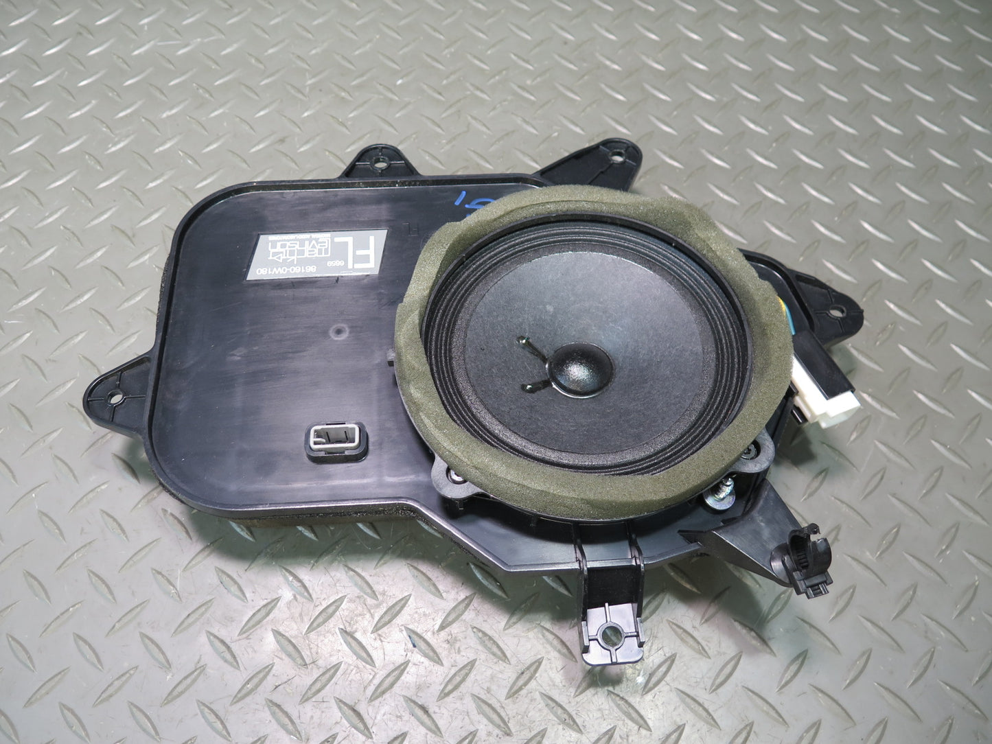 01-05 Lexus UZS161L GS300 GS430 Set of 2 Mark Levinson Front Door Speaker OEM